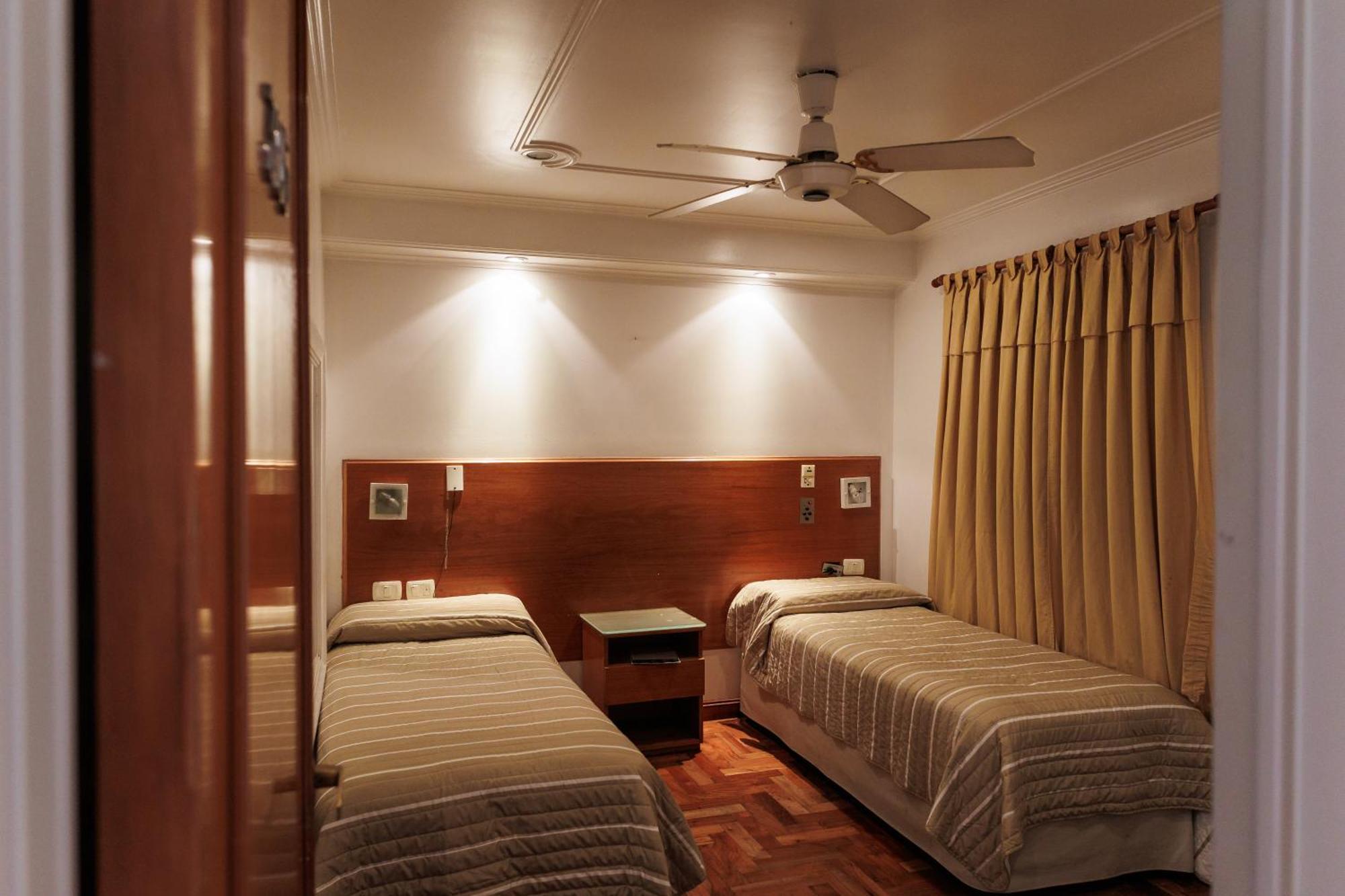 Hotel Petit Cordoba Bagian luar foto