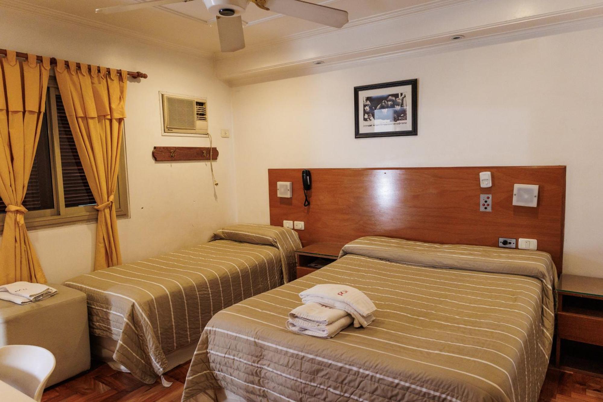 Hotel Petit Cordoba Bagian luar foto